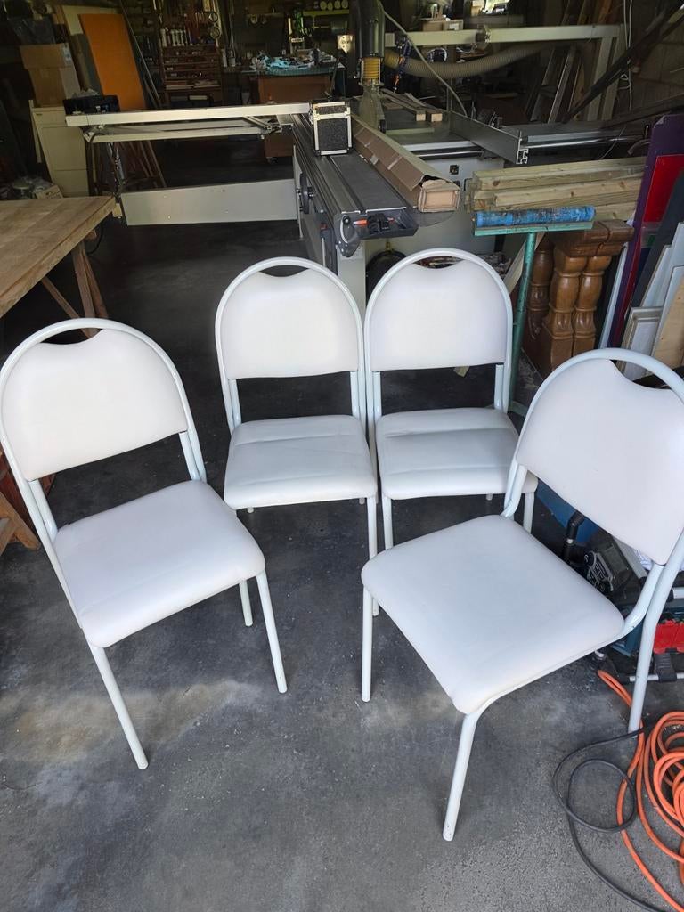 4 eetkamerstoelen, gebruikt. Stabiele staat, Enlèvement