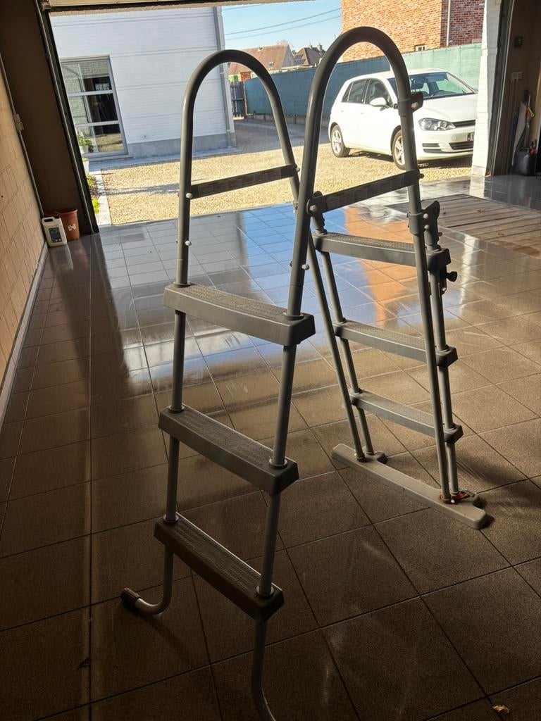 Zwembad trapladder, Tuin en Terras, Ophalen, Zo goed als nieuw, Overige typen