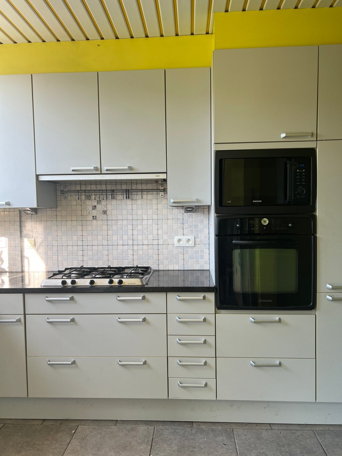 Lichtblauwe keuken met werkende toestellen., Enlèvement, Comme neuf, Noir