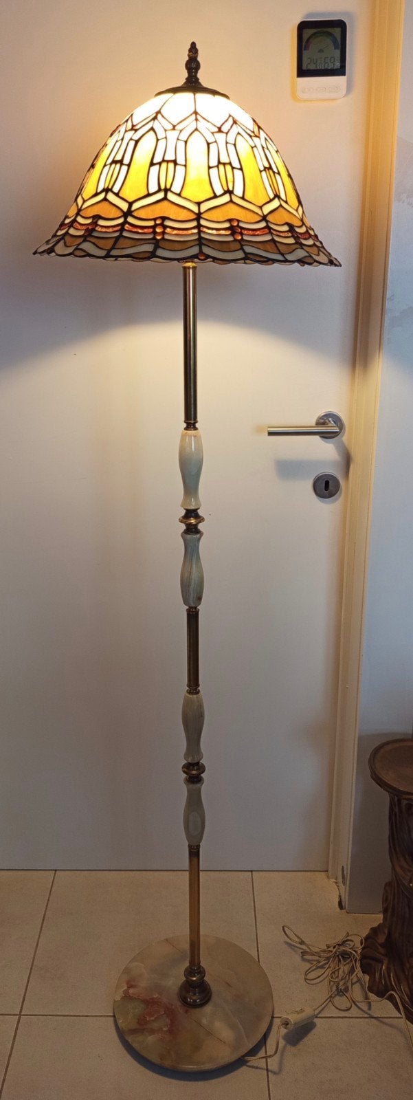 Vloerlamp met Tiffany kap. 165 cm, Antiek en Kunst, Antiek | Verlichting, Ophalen