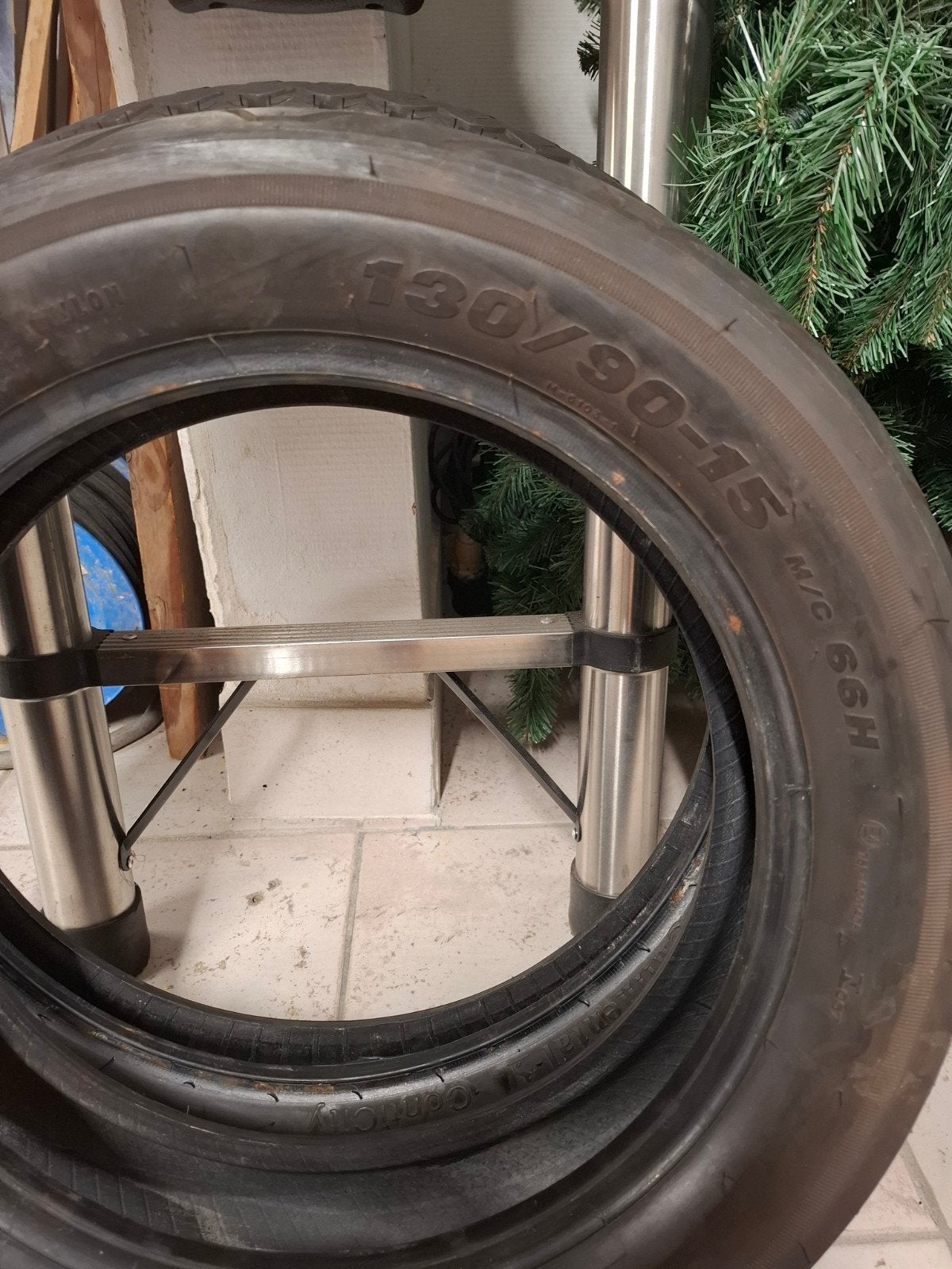 Moto banden 130/90/15 en 80/100/18 komen van yamaha virago, Ophalen