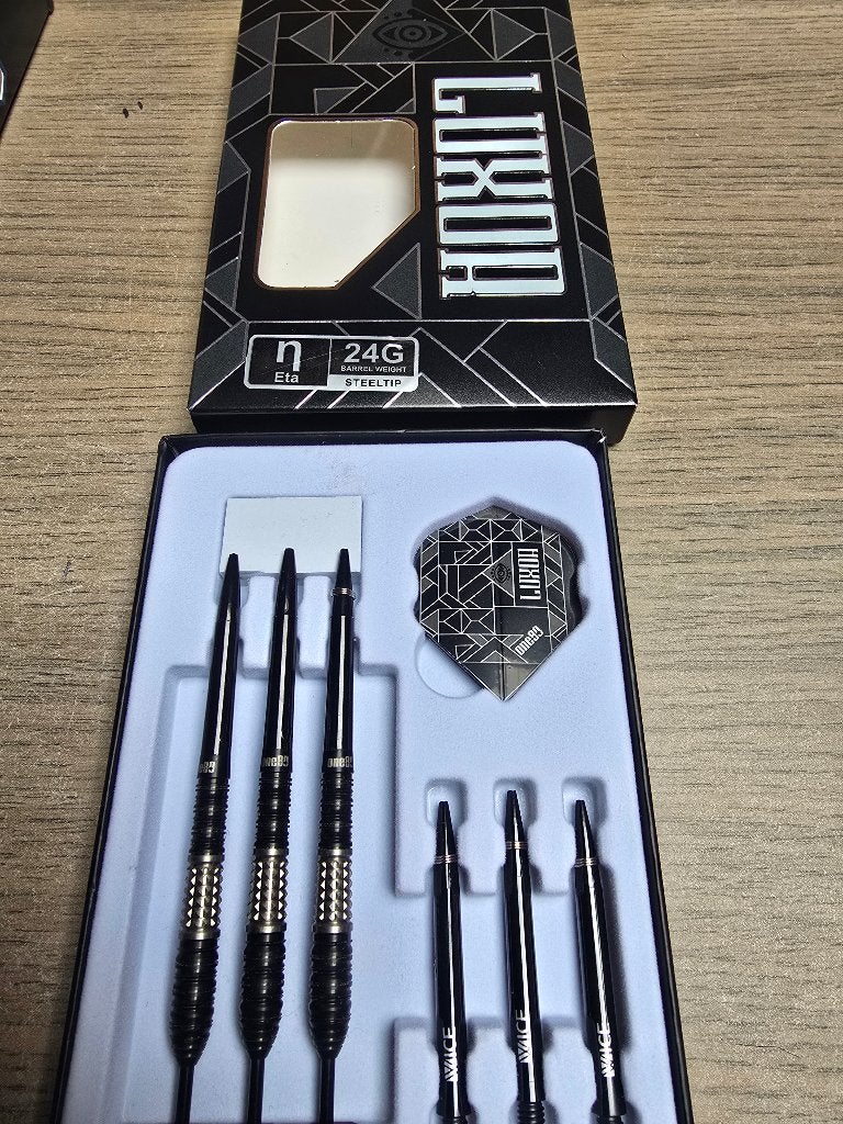 Luxor darts, Enlèvement, Fléchettes
