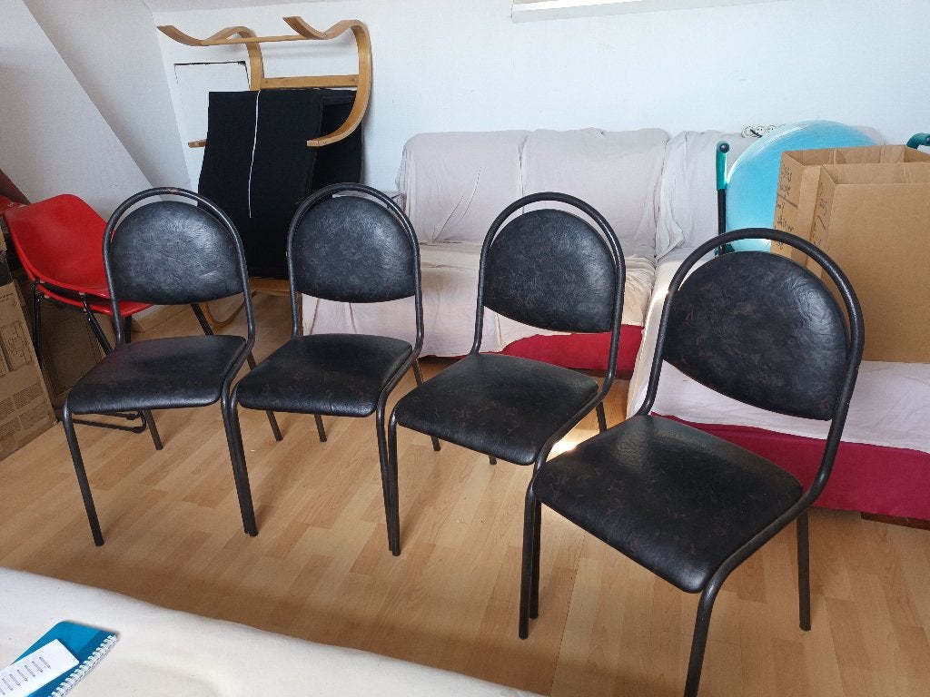 4 stoelen in gemarmerd kunstleer en gemarmerd metaal, Huis en Inrichting, Ophalen, Gebruikt, Overige kleuren, Vier