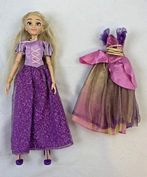 Hasbro Rapunzel Disney Princess Shimmering pop Barbie 28cm, Kinderen en Baby's, Speelgoed | Poppen, Verzenden, Zo goed als nieuw