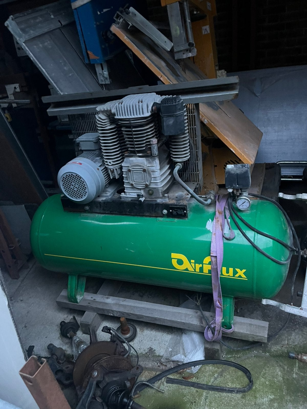 Compresseur, Doe-het-zelf en Bouw, 100 liter of meer, Ophalen, Gebruikt, 6 tot 10 bar