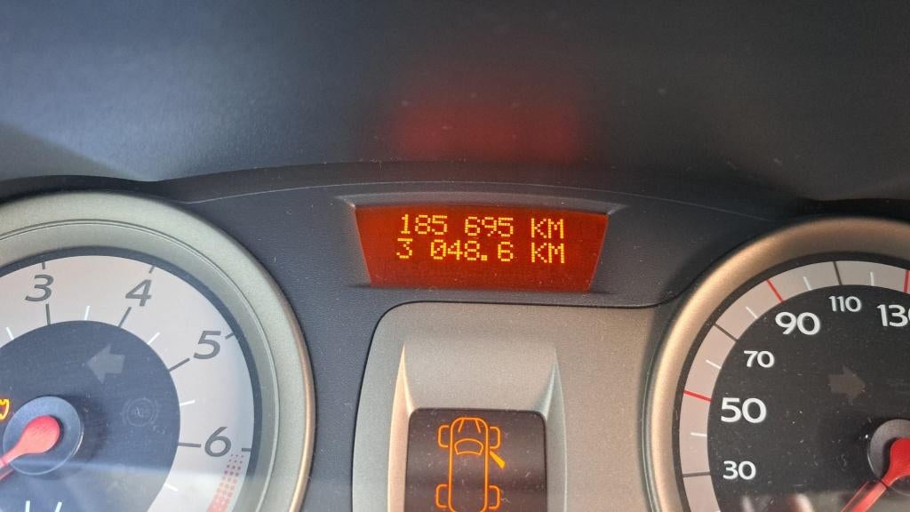 Renault Clio 1.2 16v voor EXPORT, Autos, Renault, Achat, Beige, Boîte manuelle, 5 portes