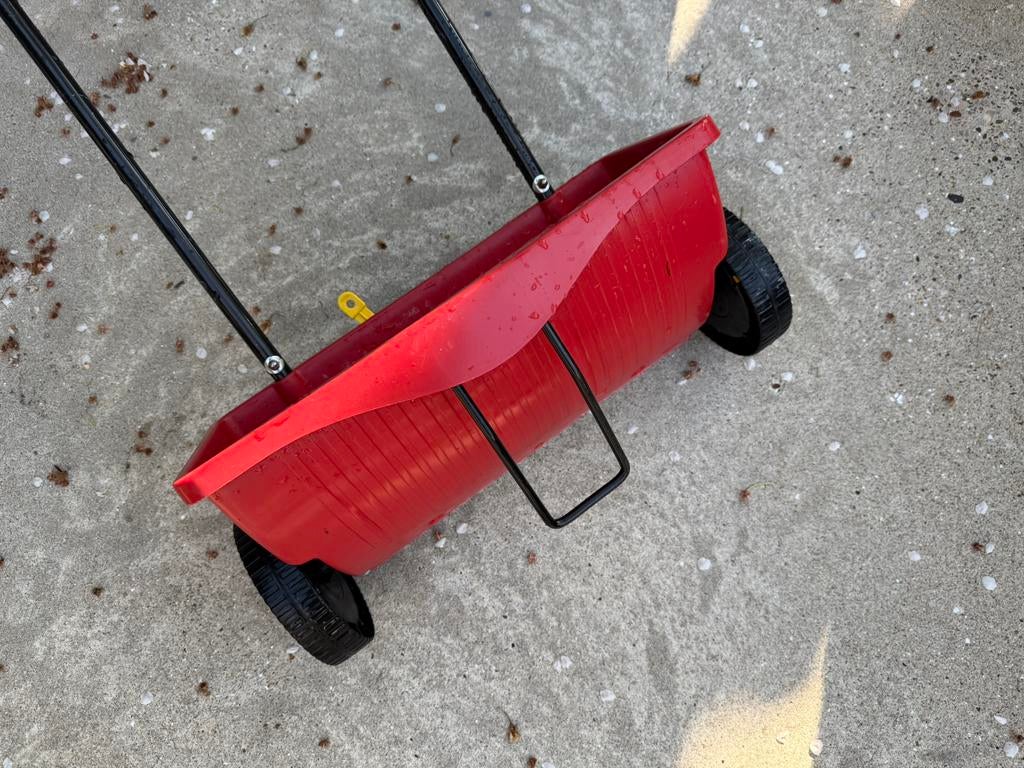 strooiwagen Wolf-Garten, Tuin en Terras, Ophalen, Zo goed als nieuw