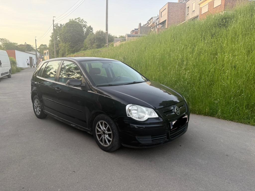 Volkswagen Polo 1.4 diesel 240.000 km anne 2009, Auto's, Volkswagen, Zwart, Particulier, Euro 4, Te koop