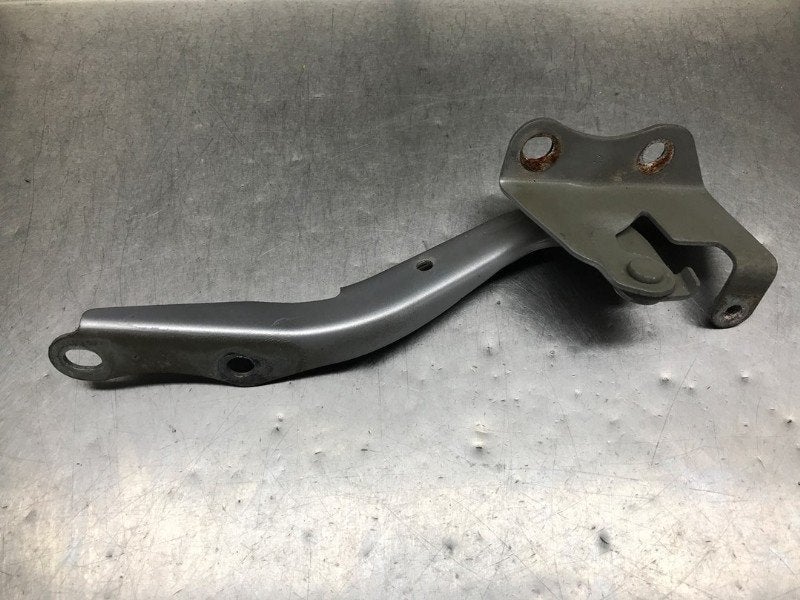 CHARNIERE DE CAPOT Toyota Auris (E15) (01-2006/09-2012), Autos : Pièces & Accessoires, Dhr. M. Roggen, Toyota, Stadsweg 37 37
9917 PV  WIRDUM GR., NL