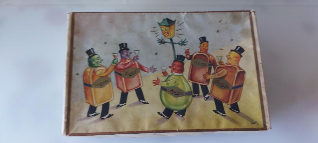 Oude kartonnendoos van likeurpralines jaren 50, Verzamelen, Merken en Reclamevoorwerpen, Ophalen of Verzenden, Zo goed als nieuw