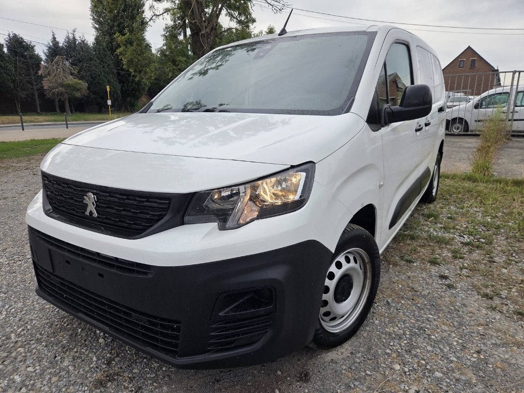 Peugeot Partner Maxi 3places 41000km 1.5hdi 100cv 73kw..., Voorwielaandrijving, Stof, Euro 6, 4 cilinders