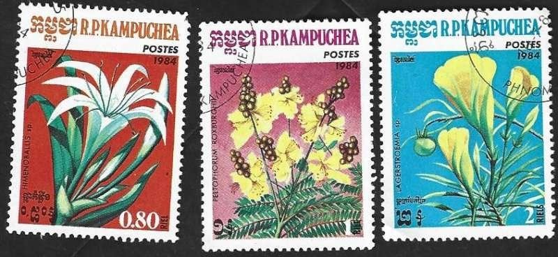 3 Postzegels Cambodja (Khmerrepubliek) 1984 Bloemen, Ophalen of Verzenden, Gestempeld, Oost-Azië