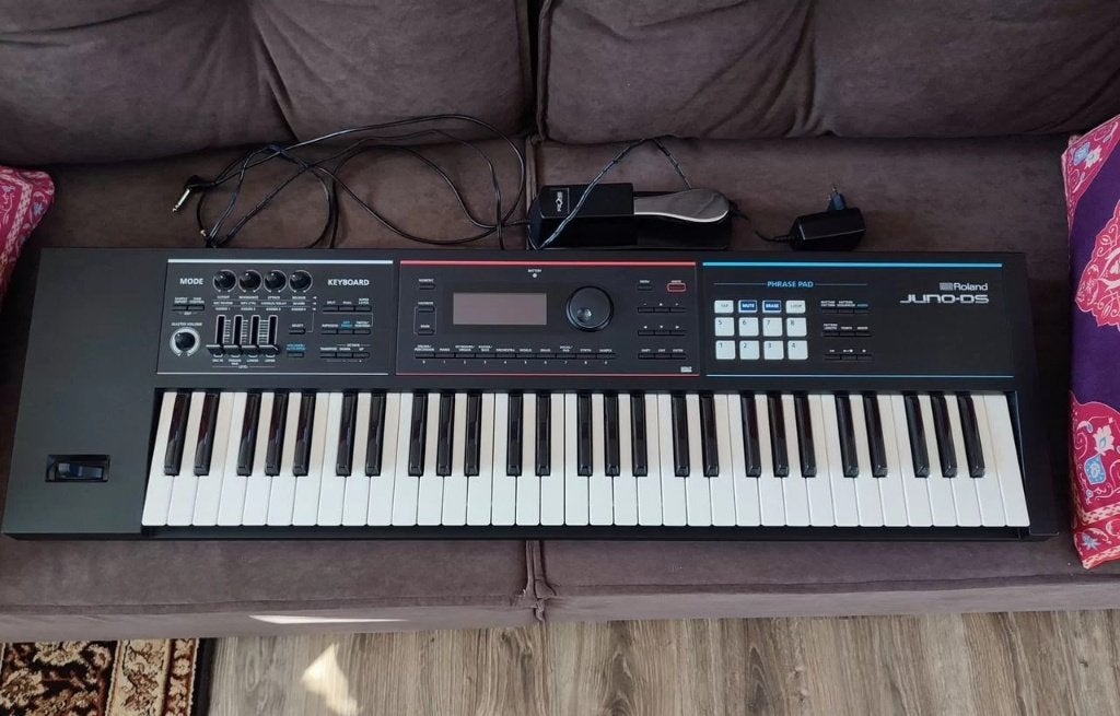 Roland Juno DS 61, 61 touches, Enlèvement ou Envoi, Roland, Comme neuf