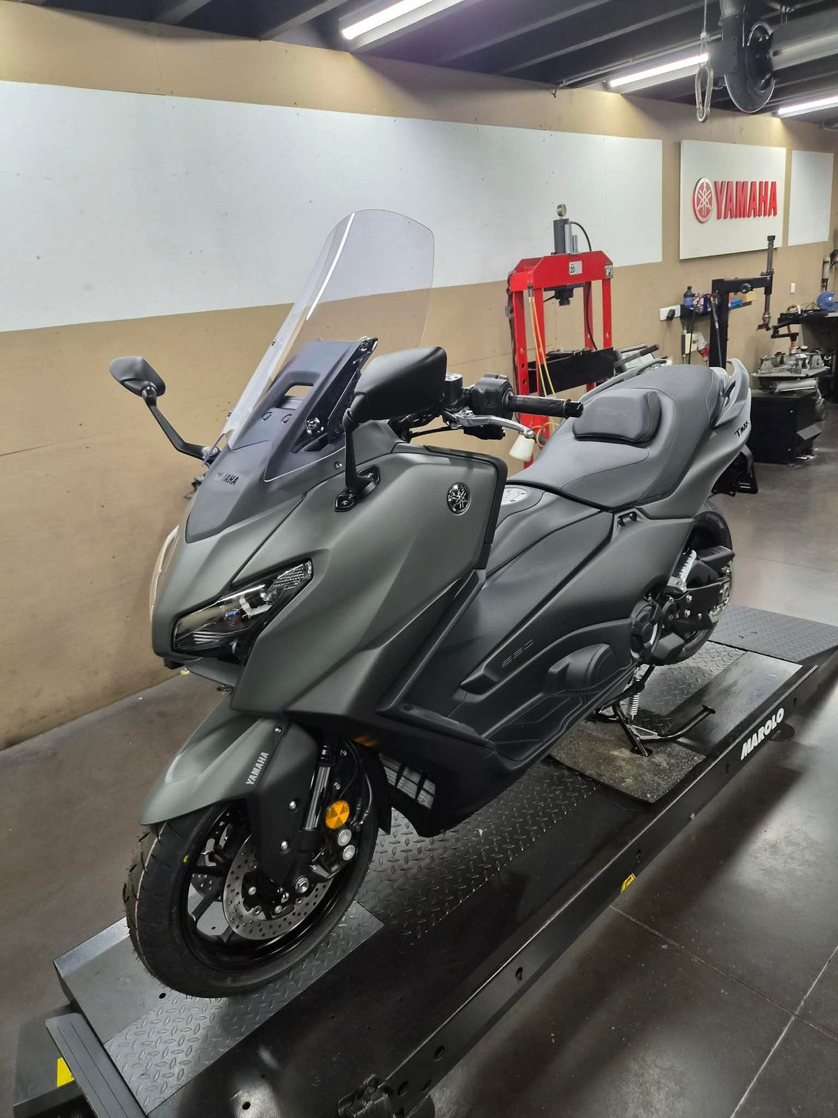 Yamaha TMAX 560 dernier modèle, acheté neuf de juillet., Motos, Particulier, Neuf, Scooter