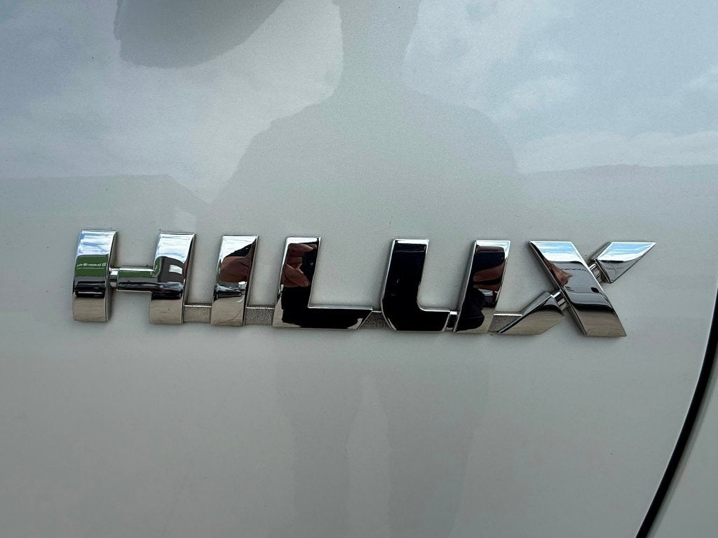 Toyota Hilux (Stock ID 46837) — 18