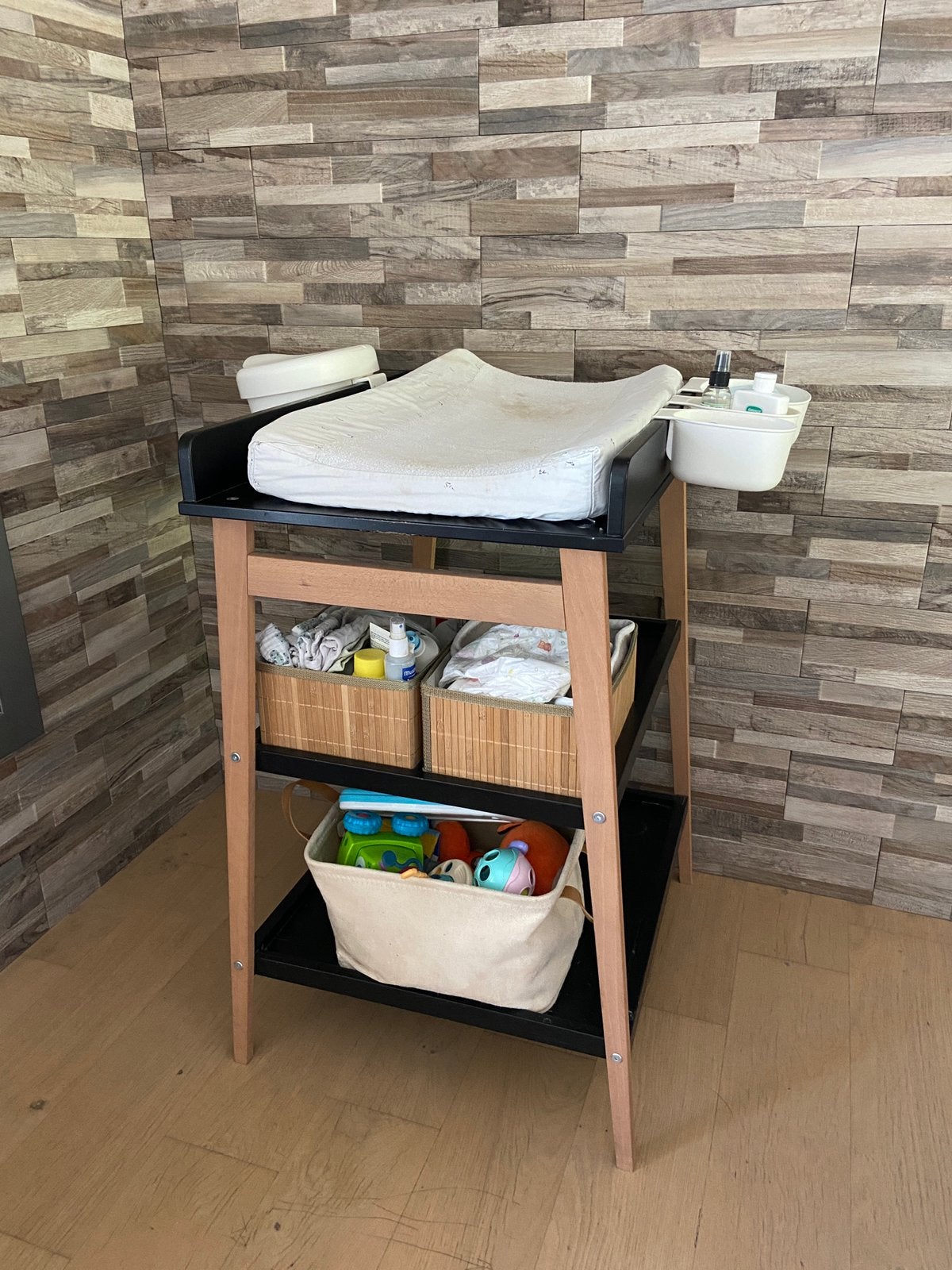 Verzorgingstafel - Quax, Kinderen en Baby's, Kinderkamer | Commodes en Kasten, Gebruikt, Commode, 90 tot 105 cm, Minder dan 75 cm