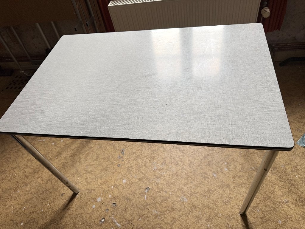 A vendre table de cuisine et 4 chaises, Enlèvement, Utilisé