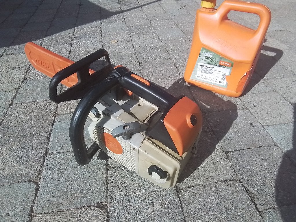 Stihl MS200 kettingzaagsnoeischaar, Ophalen, Stihl, Gebruikt, 70 mm of meer