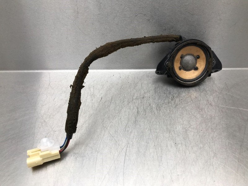 HAUT PARLEUR / ENCEINTE Avensis Wagon (T27) (|8616005200|), Dhr. M. Roggen, Toyota, Stadsweg 37 37
9917 PV  WIRDUM GR., NL, Utilisé