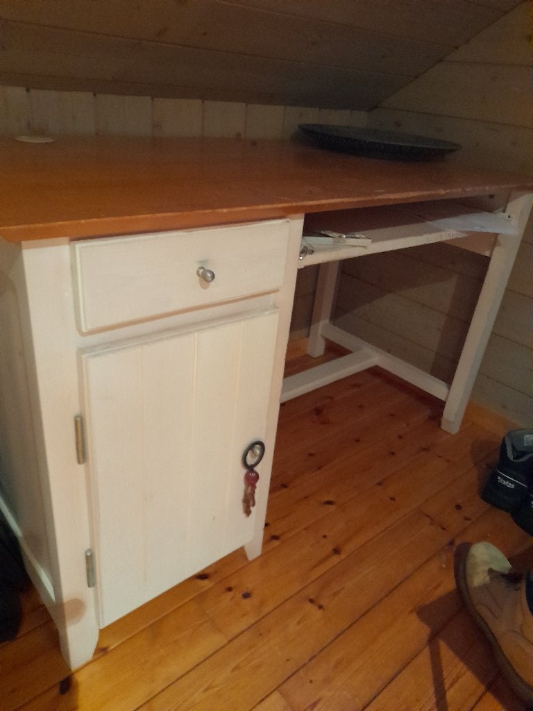 2 houten kinderbureaus, Gebruikt, Hout, Kinderbureau, Beige