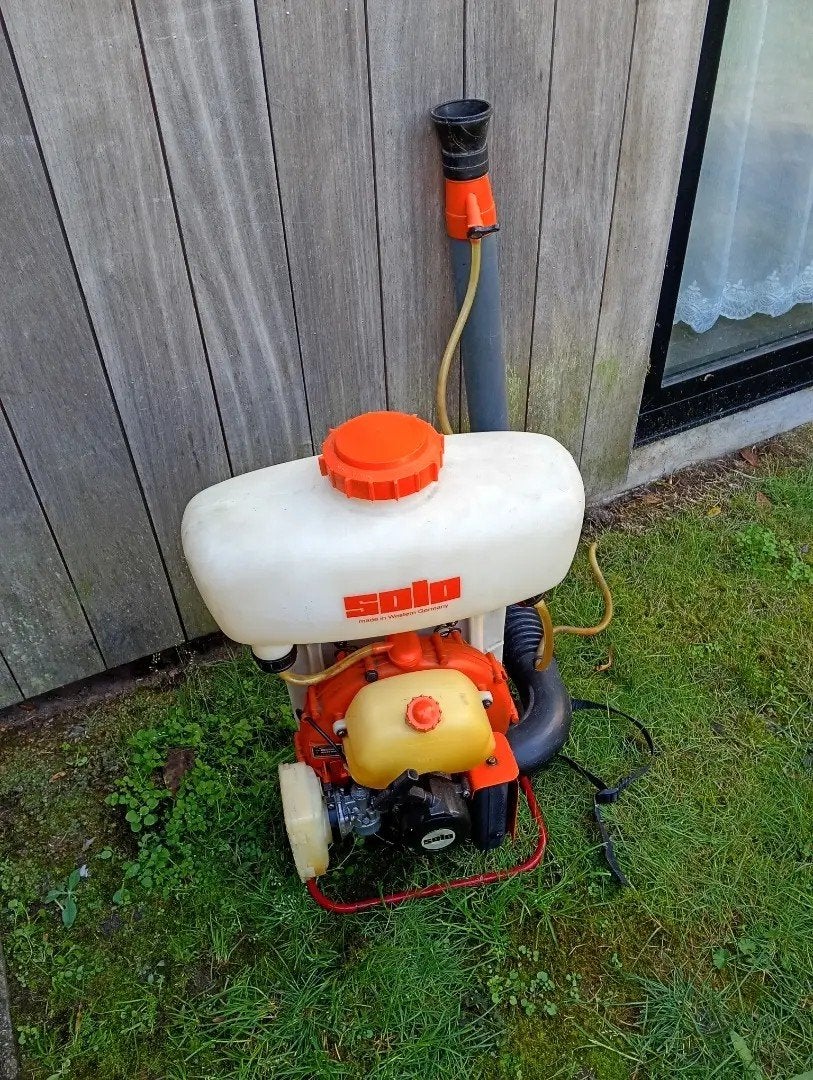 SOLO gemotoriseerde nevelblazer (mistblower, Ophalen