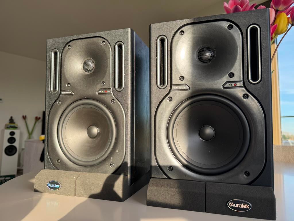 Behringer 2030A actieve (studio) monitor speakers, Overige merken, Gebruikt, Ophalen of Verzenden, 120 watt of meer
