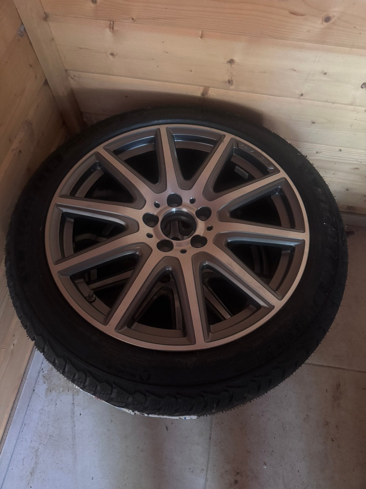 Nieuwe winterbanden Michelin 225/45/19 met Velg, Enlèvement, Pneus hiver, Pneu(s)