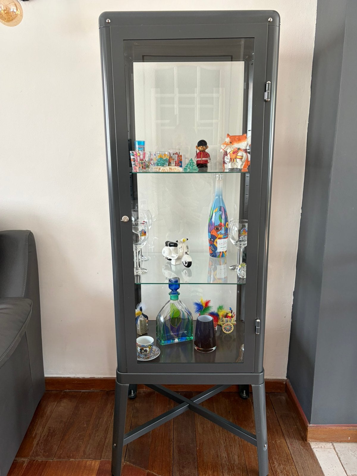 Vitrine grise, Maison & Meubles, Armoires | Vitrines, 25 à 50 cm, Verre, Comme neuf, Enlèvement
