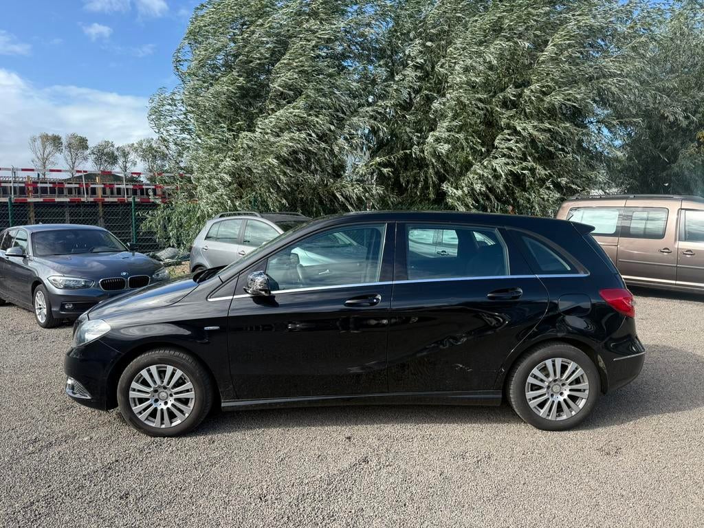 Mercedes B180 Essence - exportation ou négociant, Autos, 90 kW, Achat, Entreprise, 5 places