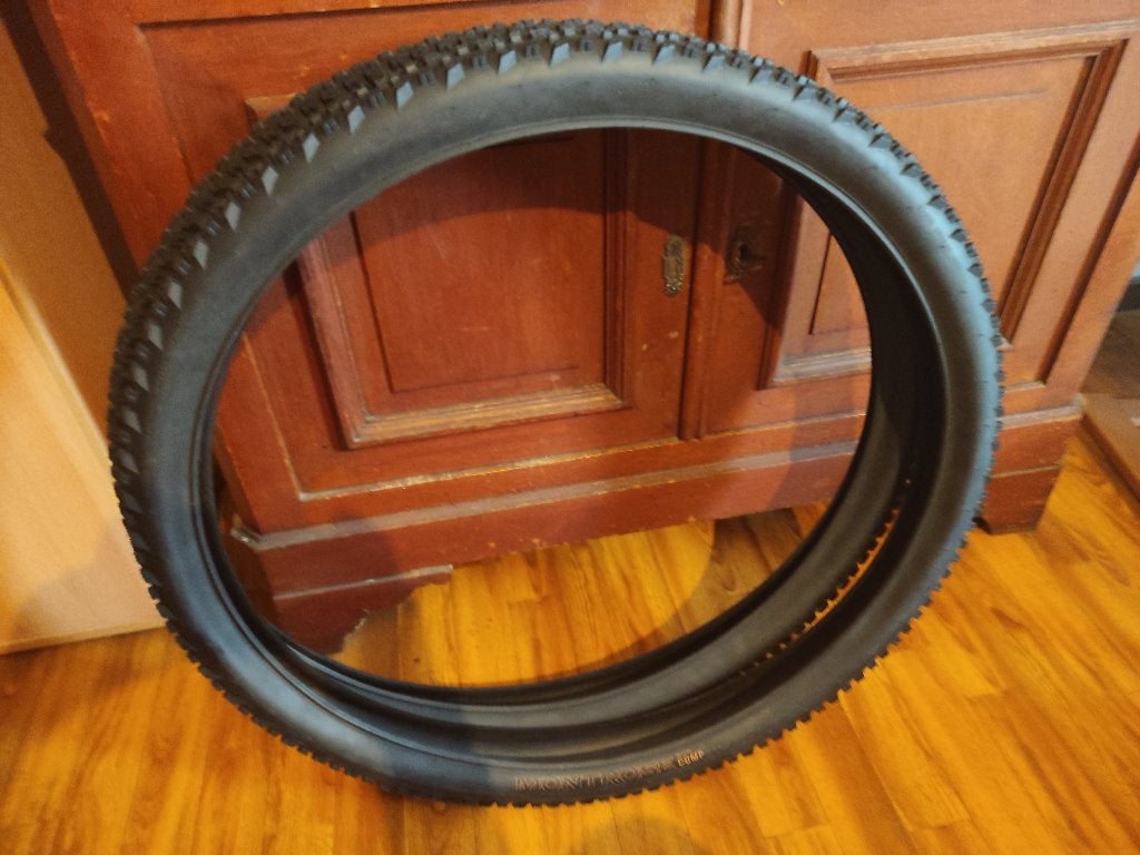 Pneus VTT Bontrager, Vélos & Vélomoteurs, Neuf, Caoutchouc, Pneu, Enlèvement