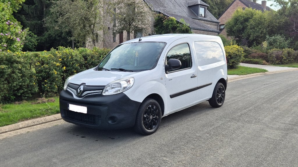 Renault Kangoo Utilitaire 15dci 90ch *GPS*CLIM*Attache REMO*, Auto's, Bestelwagens en Lichte vracht, Dealer onderhouden, Stof