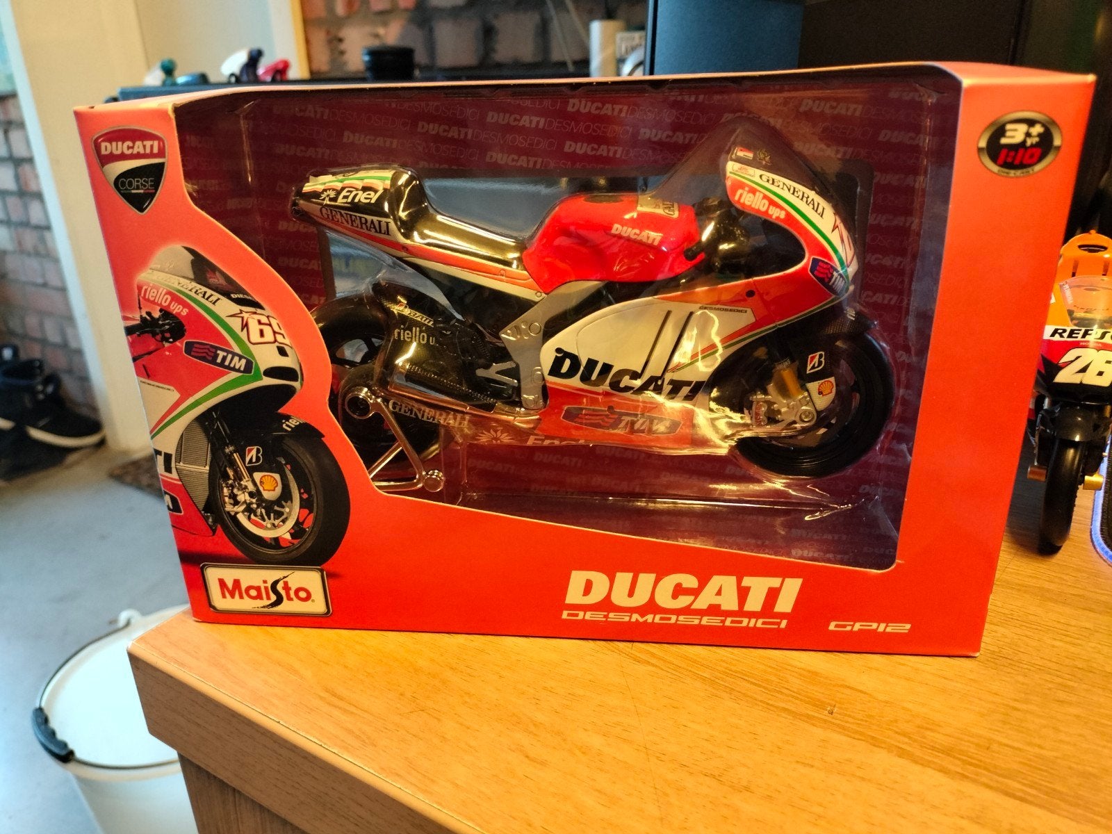 Nicky hayden zeldaam stuk, Ophalen