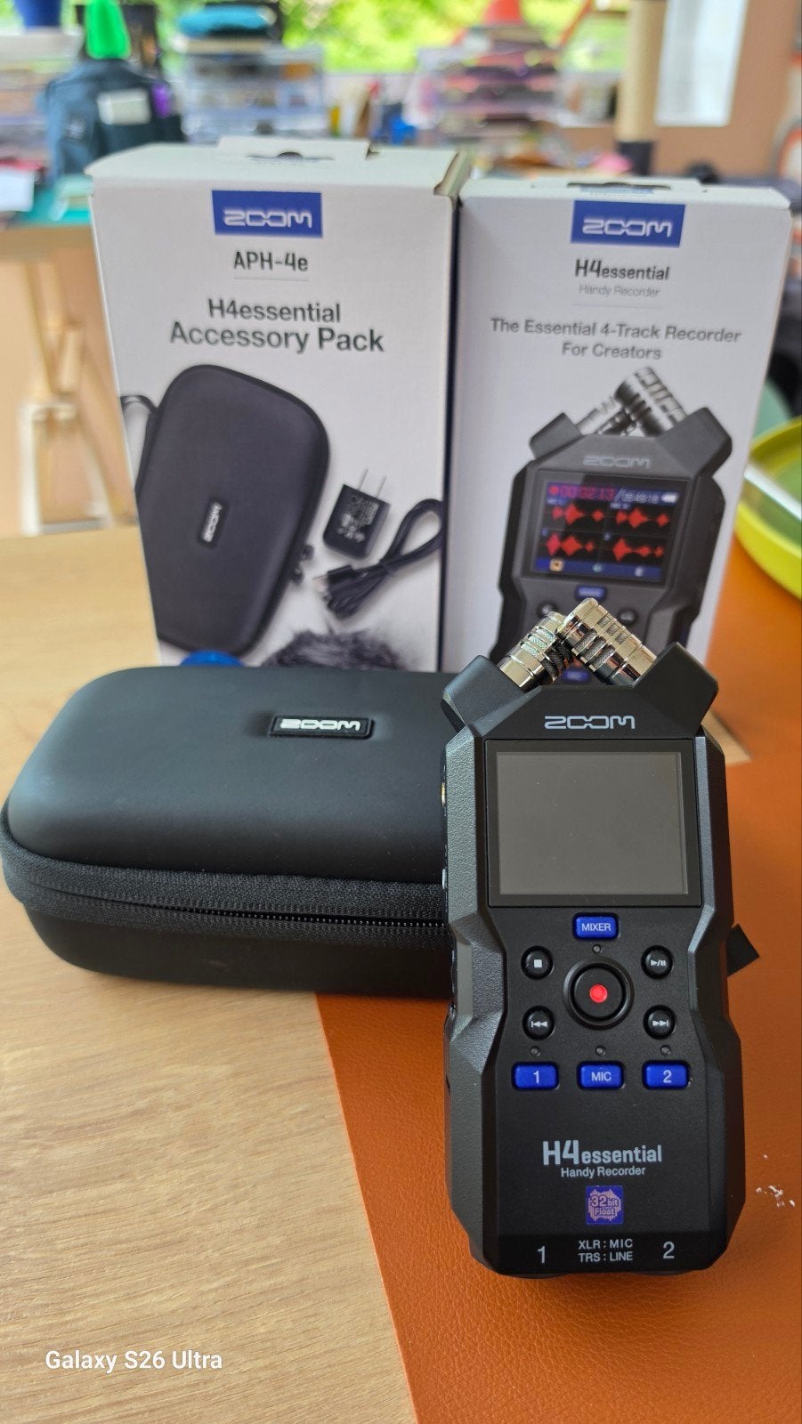 Zoom H4ESSENTIAL+ accessoires, Musique & Instruments, Microphones, Comme neuf