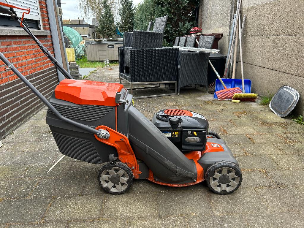 Grasmaaier Hvsqvarna LC 348V 650 Serie, Cirkelmaaier, Versnellingen, Ophalen of Verzenden, Zo goed als nieuw