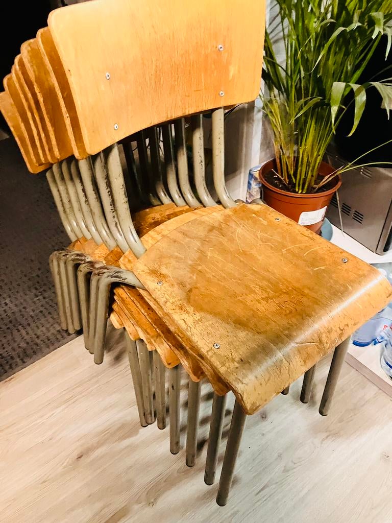 Vintage houten schoolstoelen en stapelstoelen, Enlèvement