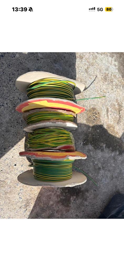 Fil de terre VERT/JAUNE, en bonne état!, Bricolage & Construction, Électricité & Câbles, Enlèvement, Comme neuf, Câble ou Fil électrique