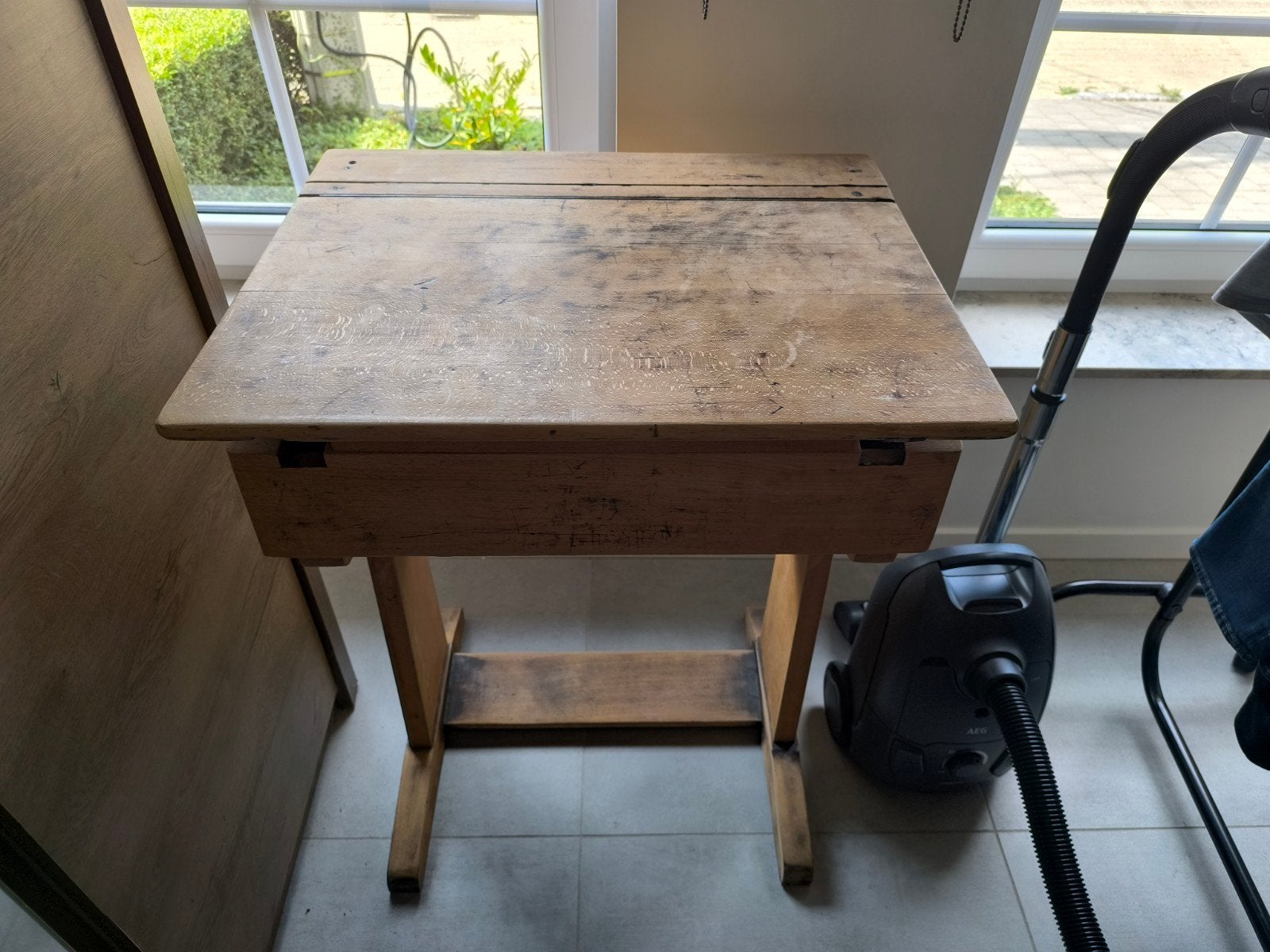 schildersezel,oude school buro en Salontafel, Ophalen