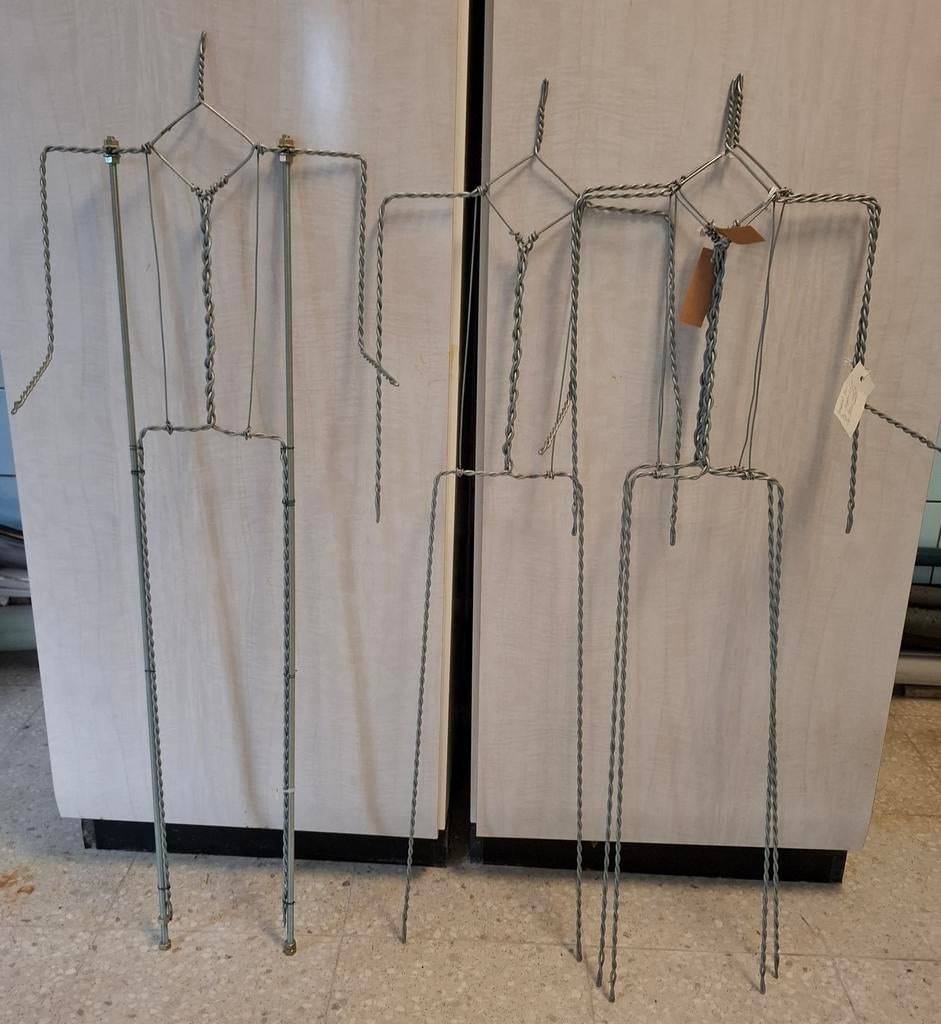 Ijzeren geraamte om figuren of poppen mee te maken, Ophalen