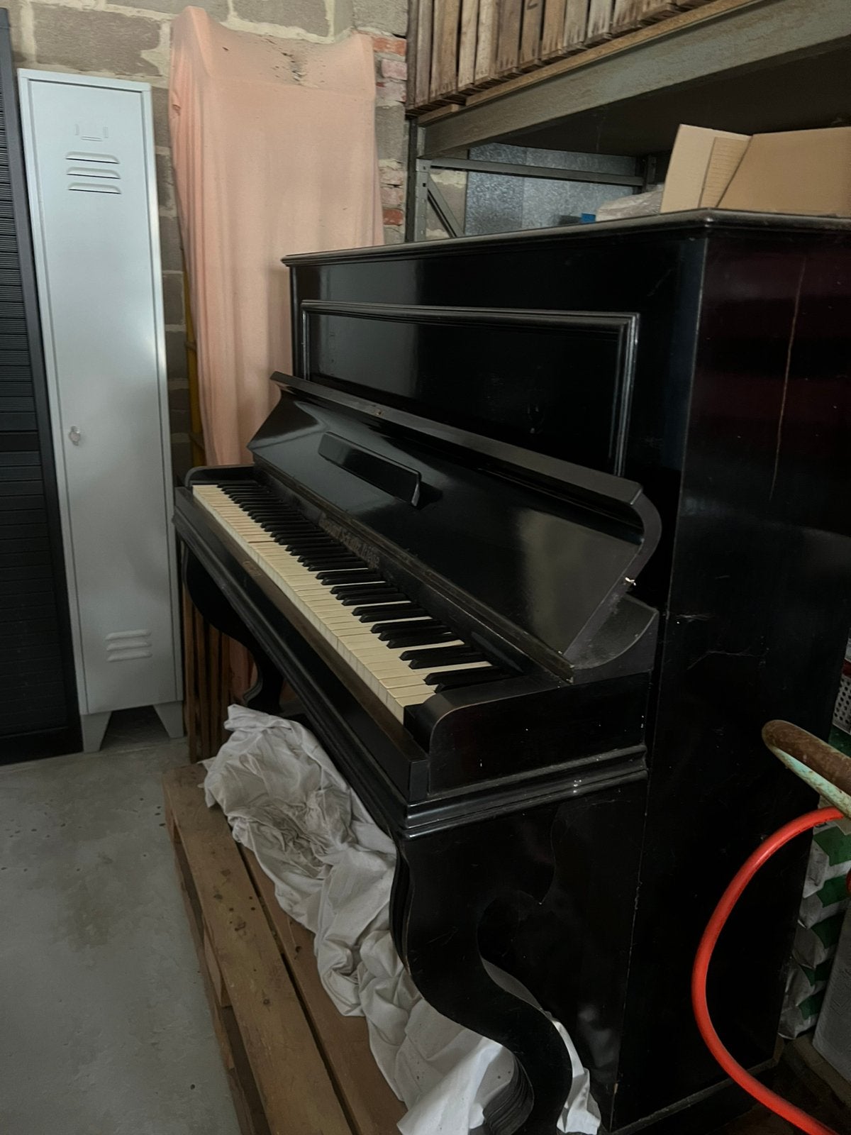 Piano zoekt creatieve knutselaar!!, Ophalen, Gebruikt, Zwart, Piano