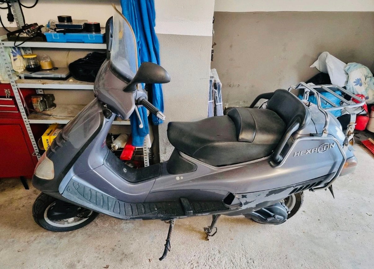 Piaggio Hexagon LX 125cc 2takt / 150cc 180cc gilera zip, Ophalen, Zo goed als nieuw, Gilera