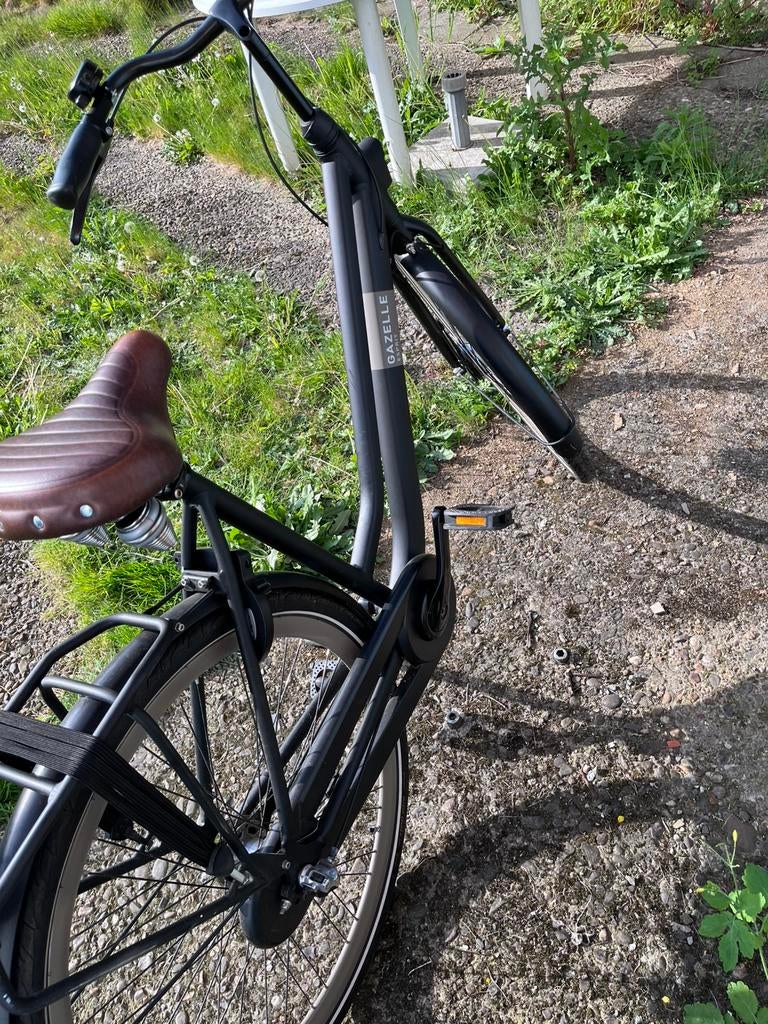 Damesfiets Gazelle zwart gewone maat, Fietsen en Brommers, Ophalen, Zo goed als nieuw, Versnellingen