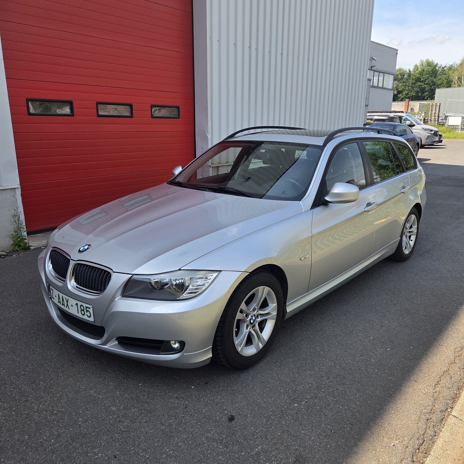 BMW 318D *automatique *198 000 km *2010, Achat, Entreprise, Noir, 5 portes