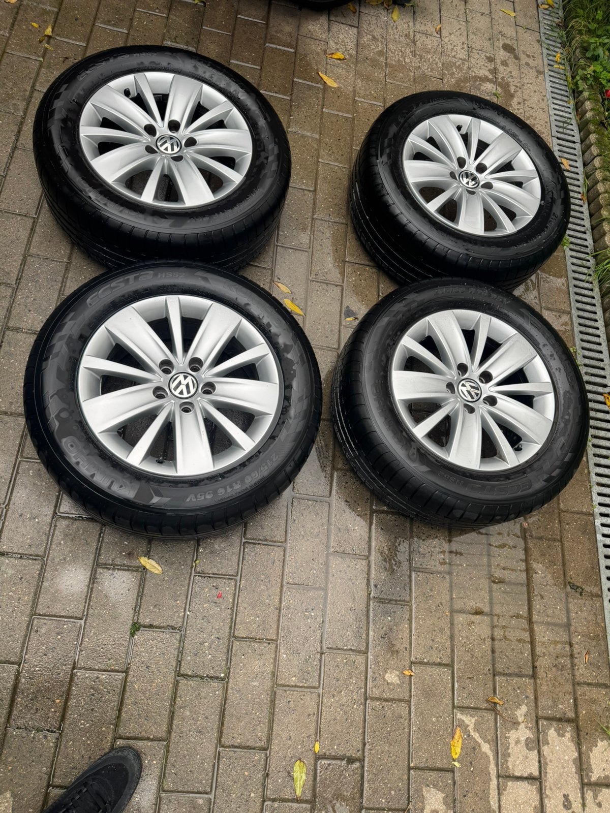 Pneus Sharhan, Autos : Pièces & Accessoires, Pneus & Jantes, Neuf, Pneus et Jantes, 215 mm, 16 pouces