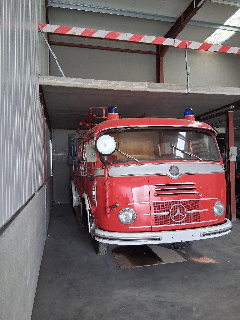 Unieke mercedes oldtimer vrachtwagen, Auto's, Mercedes-Benz, Diesel, Particulier, Te koop