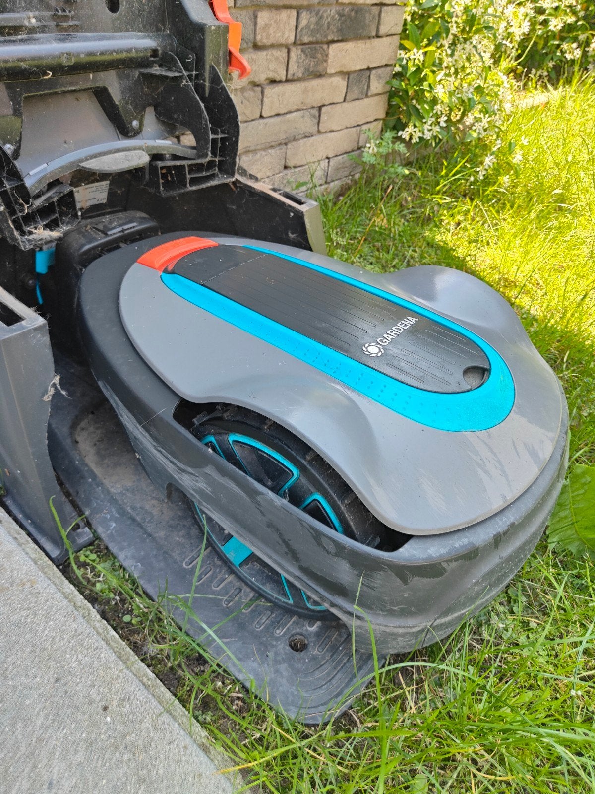 Gardena sileno city bluetooth 600m2 robotmaaier met huisje, Enlèvement