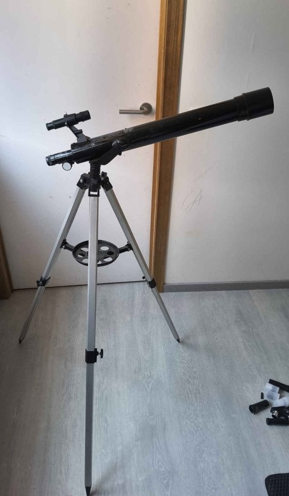 Telescoop, Audio, Tv en Foto, Optische apparatuur | Telescopen, Ophalen, Zo goed als nieuw, Lenzentelescoop (refractor), Met statief