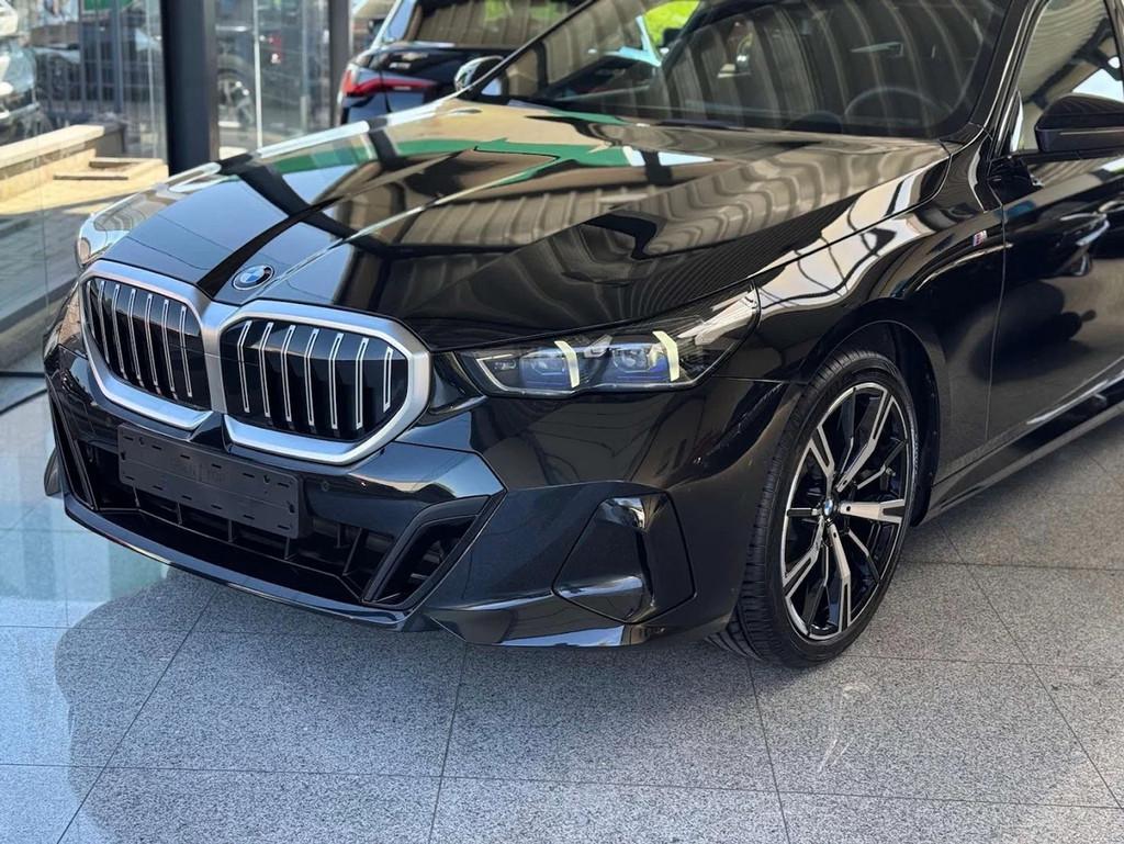 BMW 5 Serie 520 520i Touring M Sport / HARMAN KARDON / KEYL, Entreprise, Noir, 5 portes, Automatique