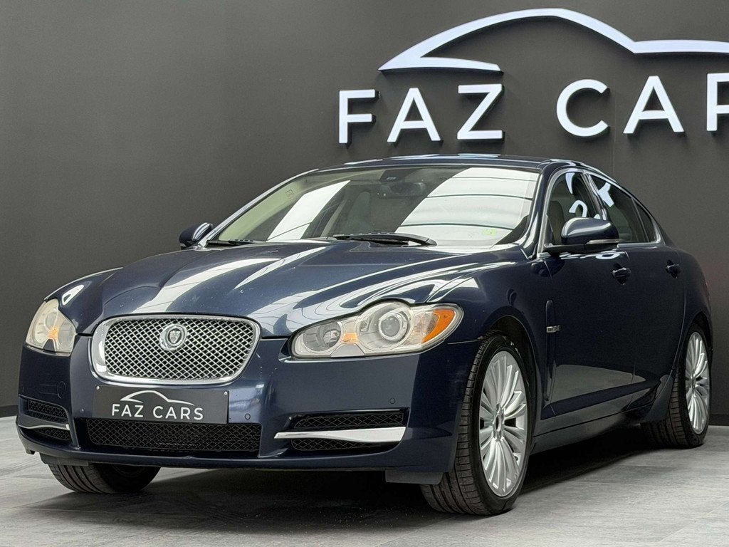 Jaguar XF 3.0 Turbo V6 * 1ER PROP + CUIR + JANTES + CAMÉRA, Auto's, Achterwielaandrijving, Gebruikt, 2993 cc, Blauw