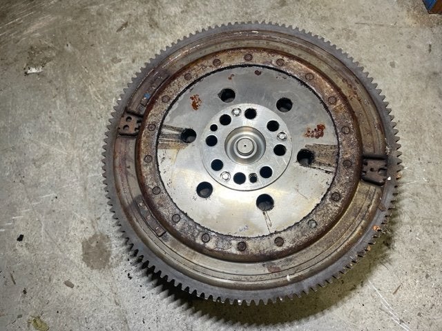 VOLANT MOTEUR BI-MASSE BMW 3 serie (E90) (21217563287), Autos : Pièces & Accessoires, Utilisé, BMW, Petuelring 130
80809  München, DE