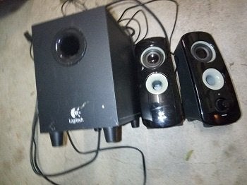 gratuit Haut parleur Logitech à réparer  Pas d'envoi, Audio, Tv en Foto, Luidsprekerboxen, Ophalen, Niet werkend, Overige typen